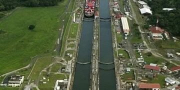 Trump cere trecere gratuită pentru navele americane prin Canalele Suez și Panama: „Aceste rute există datorită SUA!”