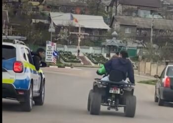 Trei copii pe ATV au fugit de polițiști – VIDEO
