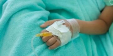 Fetiță de 3 ani, cu gripă aviară