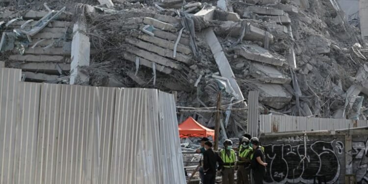 Director arestat după ce o clădire s-a prăbușit la cutremur