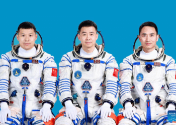 Trei astronauți pregătiți pentru misiunea Shenzhou-20: Chen Dong revine ca lider de echipaj