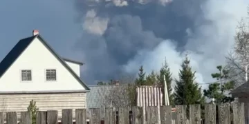 Explozie puternică lângă un depozit de muniție din Rusia. Evacuări masive!