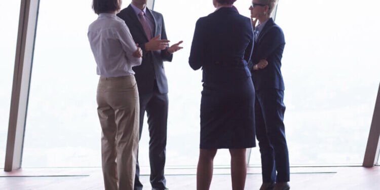 Funcționar acuzat că avea trei joburi full-time în același timp, la stat