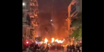 Zeci de arestări în Grecia