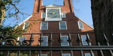 Trump numeşte Universitatea Harvard o „glumă” care nu merită subvenţii federale