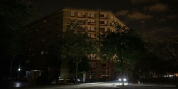 Miracol în timpul penei de curent. Nou-născut prematur, salvat de recepționerul hotelului