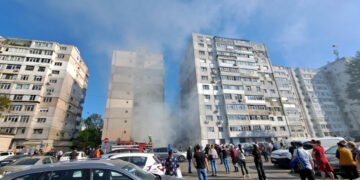 Incendiu la un magazin Profi. Focul a cuprins depozitul, angajații au fugit în stradă!