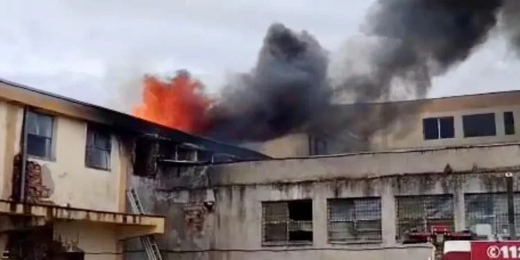 Mesaj RoAlert la Arad, din cauza fumului