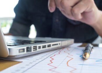 Un adolescent olandez s-a trezit din anestezie vorbind engleză cu accent american și fără să-și mai recunoască părinții