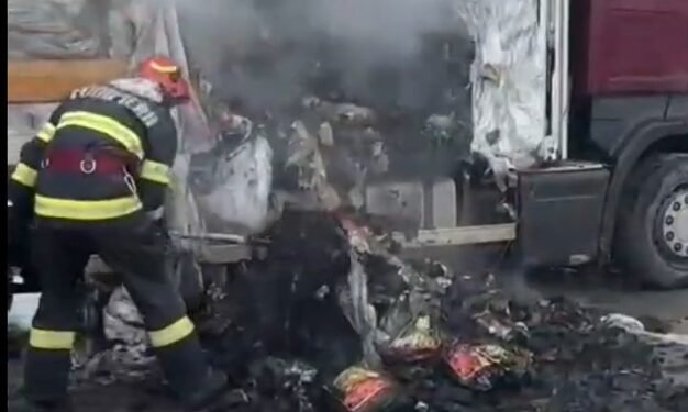 A luat foc o mașină cu cărbune