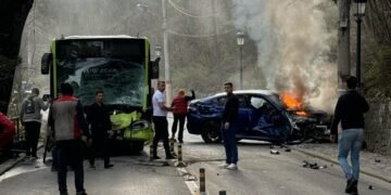 Fiul unui om de afaceri, în mașina care a luat foc