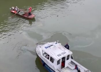 Microbuz căzut în Dunăre, la Mehedinți