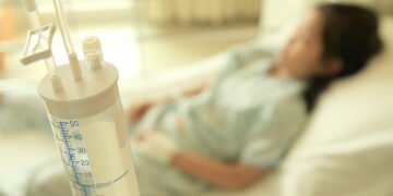 Tânără în moarte cerebrală, după o operație estetică