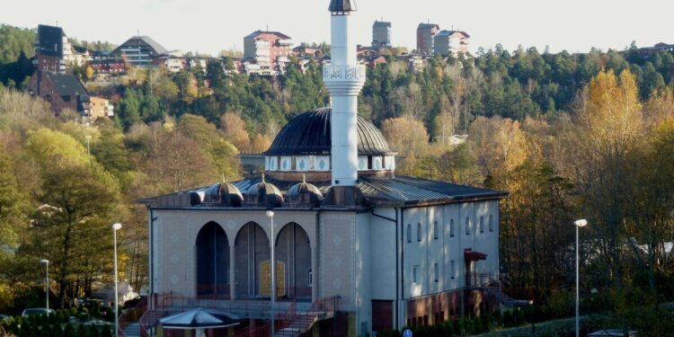 Sute de moschei ridicate în Suedia. Orașe unde musulmanii devin majoritari!