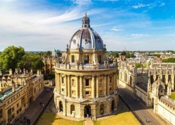 Potir făcut dintr-un craniu uman pentru profesorii de la Oxford
