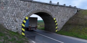 Podul care a blocat convoiul NATO