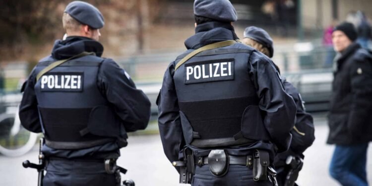 Un român a încercat să-și scoată ilegal fiica din Germania