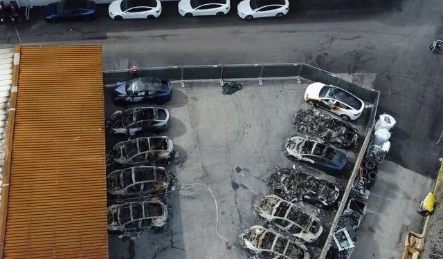 Cel mai mare atac la adresa Tesla din Europa