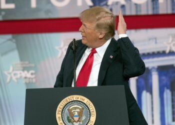 Trump face „dușurile din America grozave din nou”