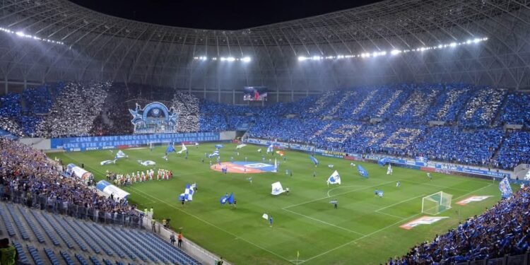 Zeci de mii de suporteri fac Craiova să vibreze