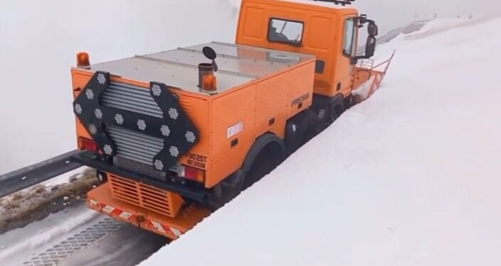 Zăpadă de un metru pe Transalpina, de Paște. Rânca pustie, pentru prima oară în 21 de ani