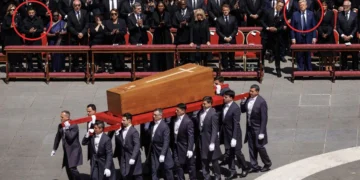 Zelenski, în prim-plan la Vatican: protocolul a fost încălcat pentru a-l pune în primul rând