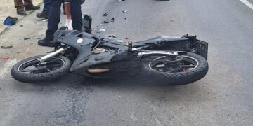 A intrat cu viteză în mașina care a încetinit