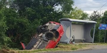 Doi tineri, de 17 și 21 de ani, au ajuns la spital