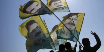 PKK anunță că depune armele și se dizolvă