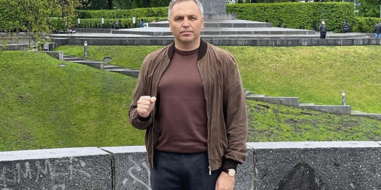 Arestovych lansează acuzații explozive: „Asasinarea lui Portnov, parte din strategia electorală a lui Zelenski”