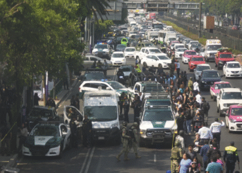 Asasinat la vârful puterii: Doi colaboratori apropiați ai primarului din Mexico City, împușcați mortal în plină stradă