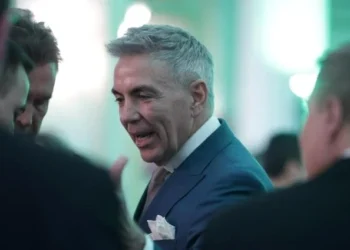 Consilierul lui Bolojan: O treime din angajații de la stat sunt incompetenți, aduși pe pile și relații