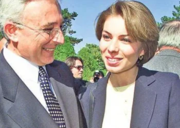 Fiica lui Isărescu a demisionat de la Fondul Proprietatea