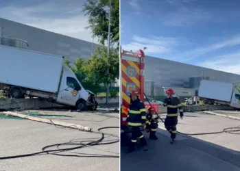 Accident spectaculos, camionul a fost proiectat pe un scuar!