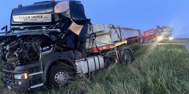 Cum s-au ciocnit doi șoferi de tir, colegi la aceeași firmă