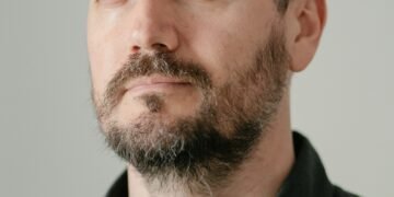 Percheziții acasă la un cunoscut jurnalist