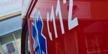 O fostă jurnalistă și fiica ei au căzut de la etajul 5