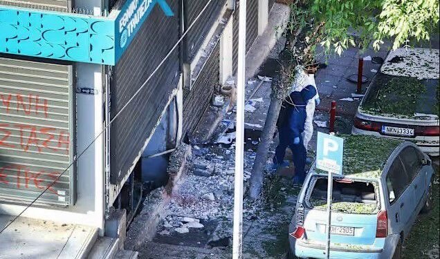 A vrut să detoneze un bancomat, dar i-a explodat dispozitivul în față