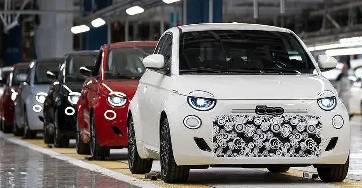 Fiat 500 revine la motoarele pe benzină