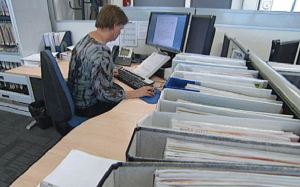 Avertisment dur al funcționarilor publici: „Administrația nu e prea mare, e prea mică!” FNSA cere oprirea concedierilor din sistemul bugetar