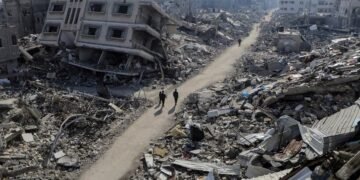 Atacuri israeliene devastatoare în Gaza: Cel puțin 59 de morți, inclusiv femei și copii, iar escaladarea continuă