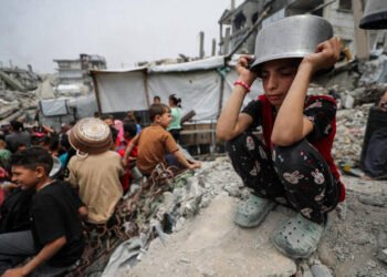 Gaza, în pragul colapsului: Copii înfometați, oameni care se luptă pentru apă și spitale fără sânge