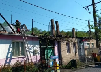 Secție de votare, mistuită de flăcări