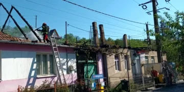 Secție de votare, mistuită de flăcări