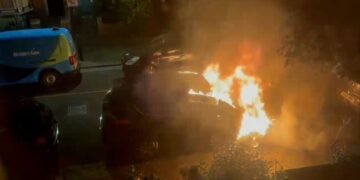 Român acuzat de incendiere în ancheta legată de atacurile asupra proprietăților premierului britanic Keir Starmer