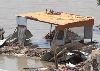 Inundațiile au luat peste o sută de vieți