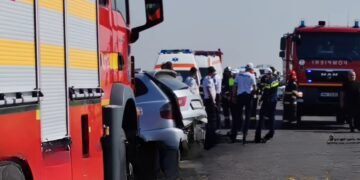 Planul Roșu de Intervenție activat, microbuz cu 13 persoane lovit de mașină