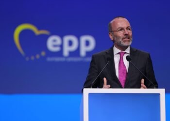 Manfred Weber acuză PSD că nu luptă pentru Nicușor Dan