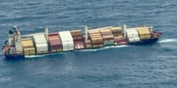 Navă cu substanțe periculoase scufundată în Marea Arabiei