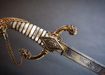 O sabie personală a lui Napoleon, vândută la Paris pentru aproape 4,7 milioane de euro, aproape de un record istoric